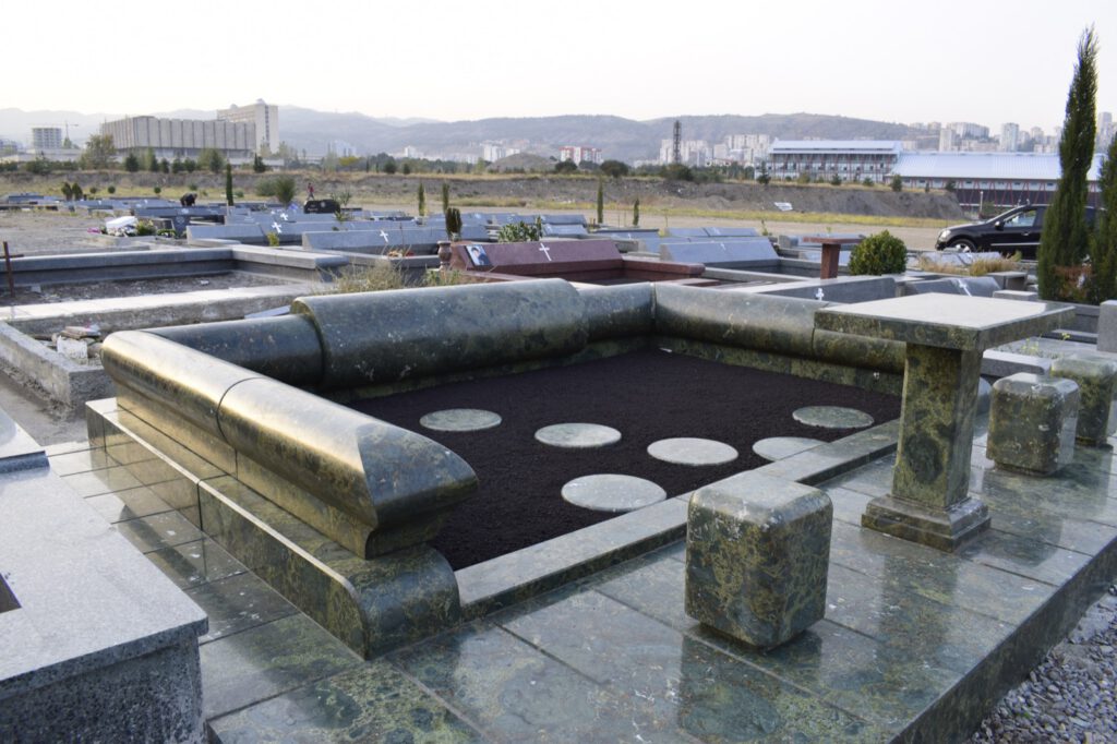 სასაფლაოს მოპირკეთება