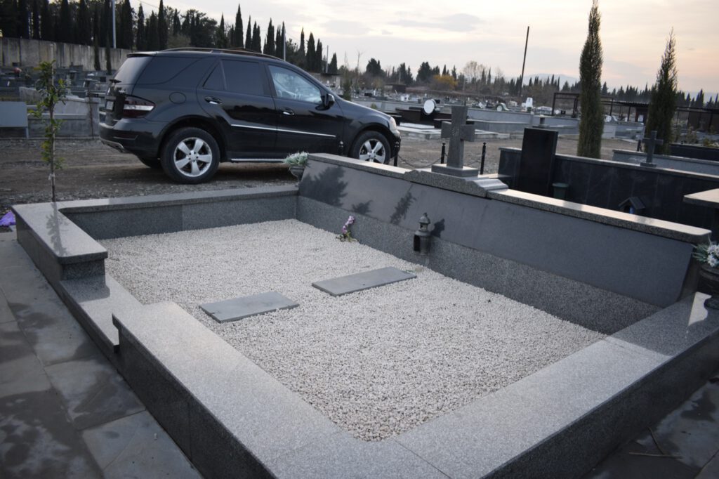 სასაფლაოს მოპირკეთება