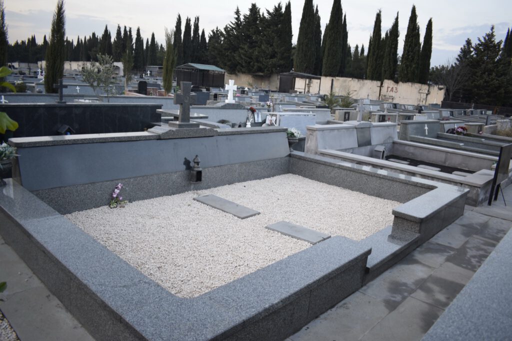 სასაფლაოს მოპირკეთება