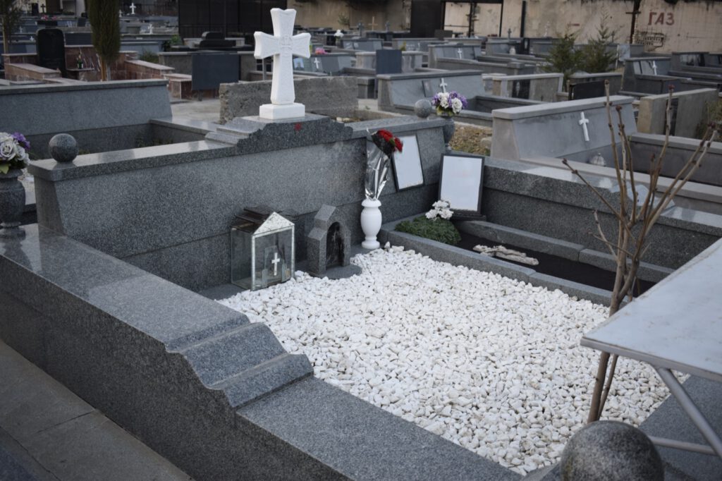 სასაფლაოს მოპირკეთება