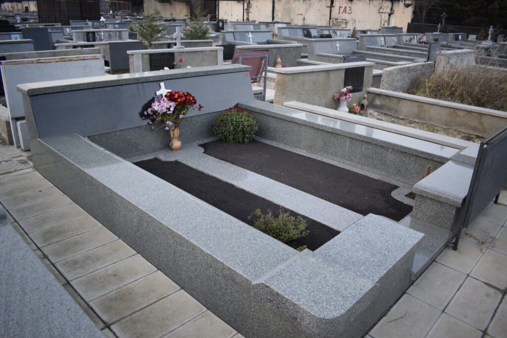 სასაფლაოს მოპირკეთება