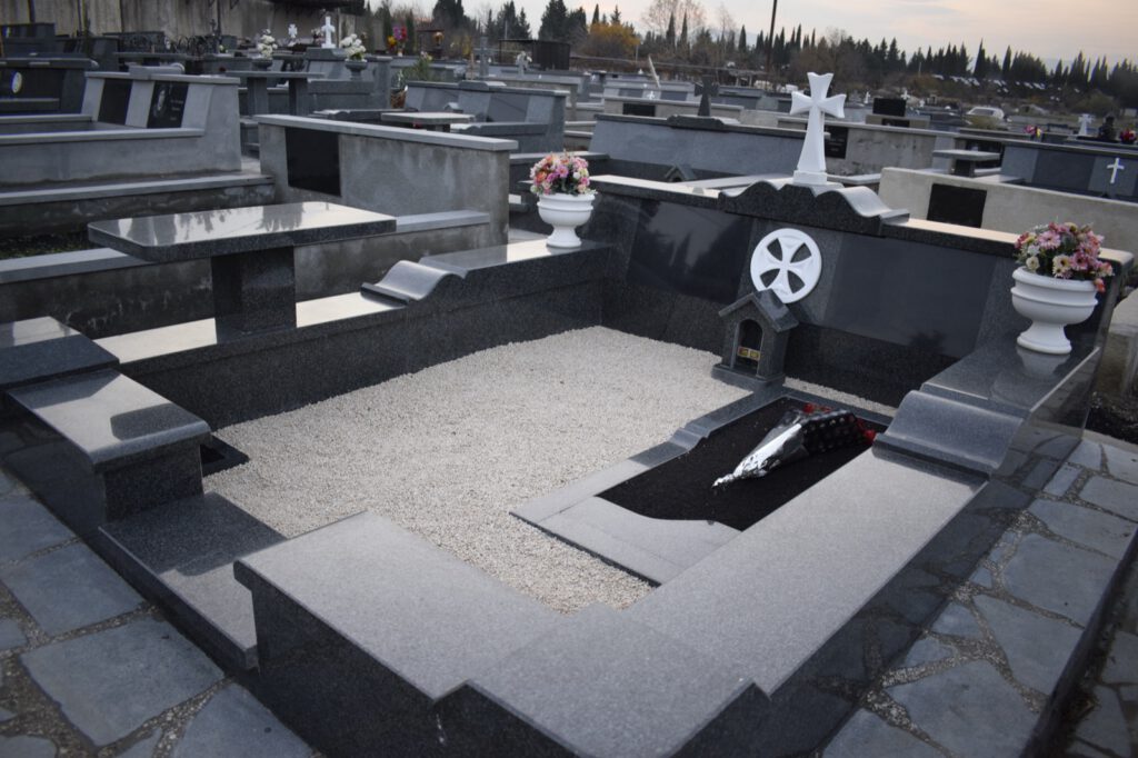 სასაფლაოს მოპირკეთება