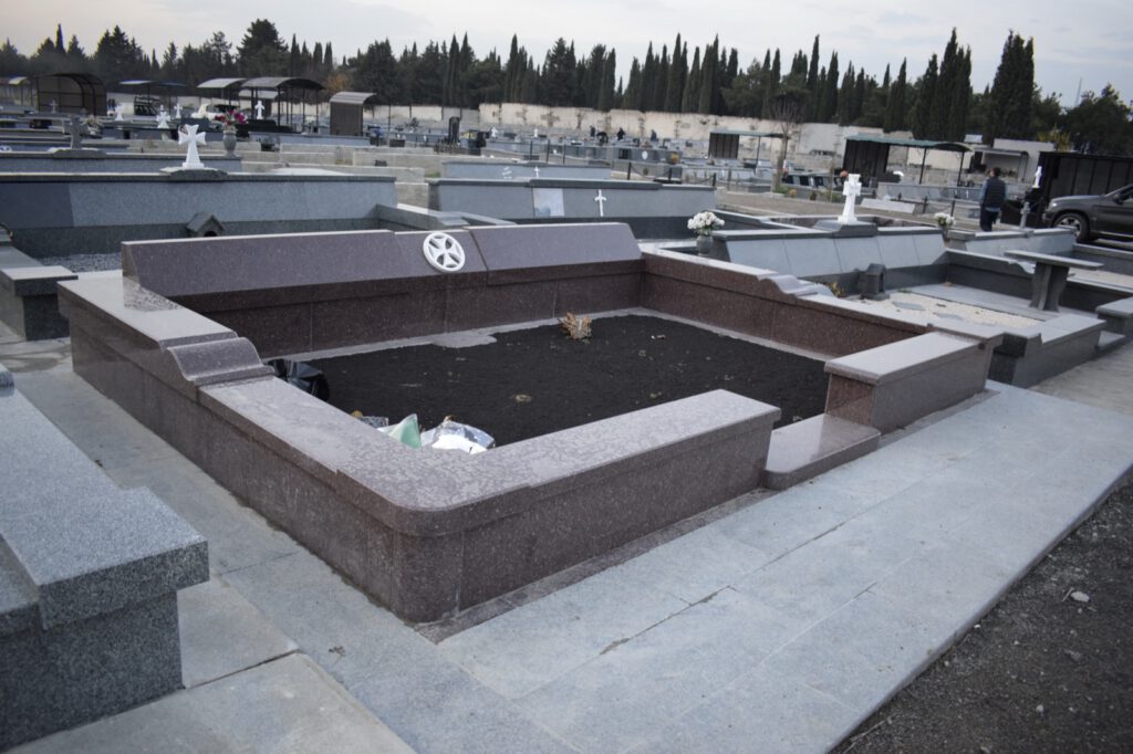 სასაფლაოს მოპირკეთება