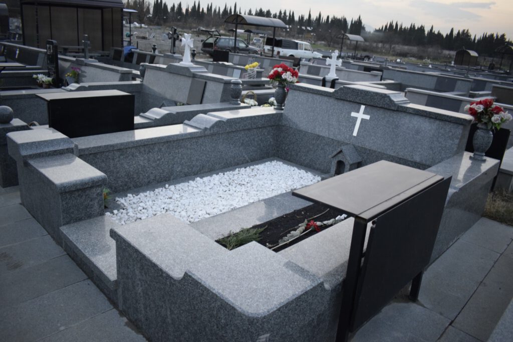 სასაფლაოს მოპირკეთება